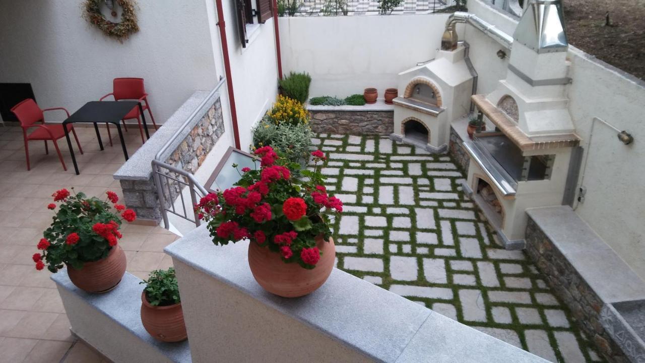 Dianthos Guesthouse Kiriákion Exterior photo